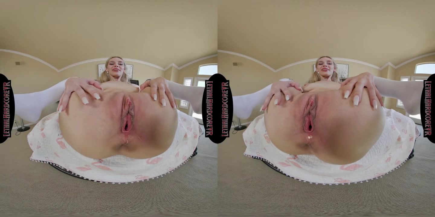 Teen Emily Jade Can't Resist The Big Cock On Her Stepdad - LethalHardcoreVR