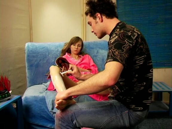 Delicious teen 18+ enjoys a kinky fetish sÃ©ance