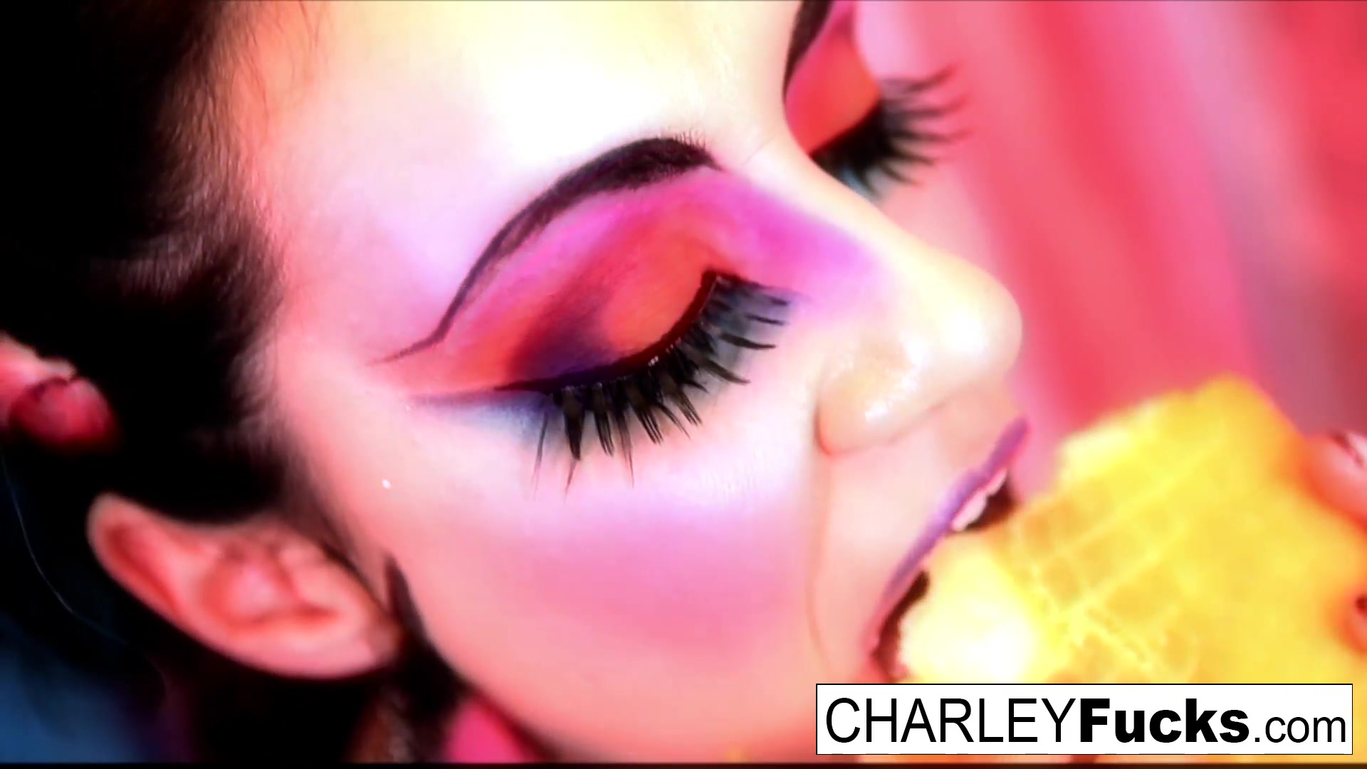 Charley Chase in Charley Chase Teases You - CharleyChase