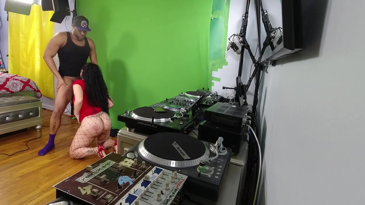 Queen Roguexxx 1 At Camera Angle #2) 4 Min
