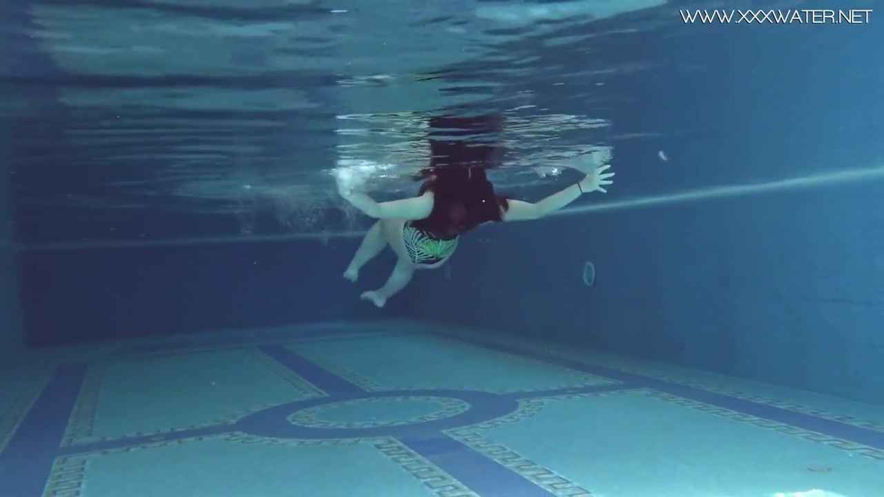 Hot Spanish Babe Underwater - Diana Rius