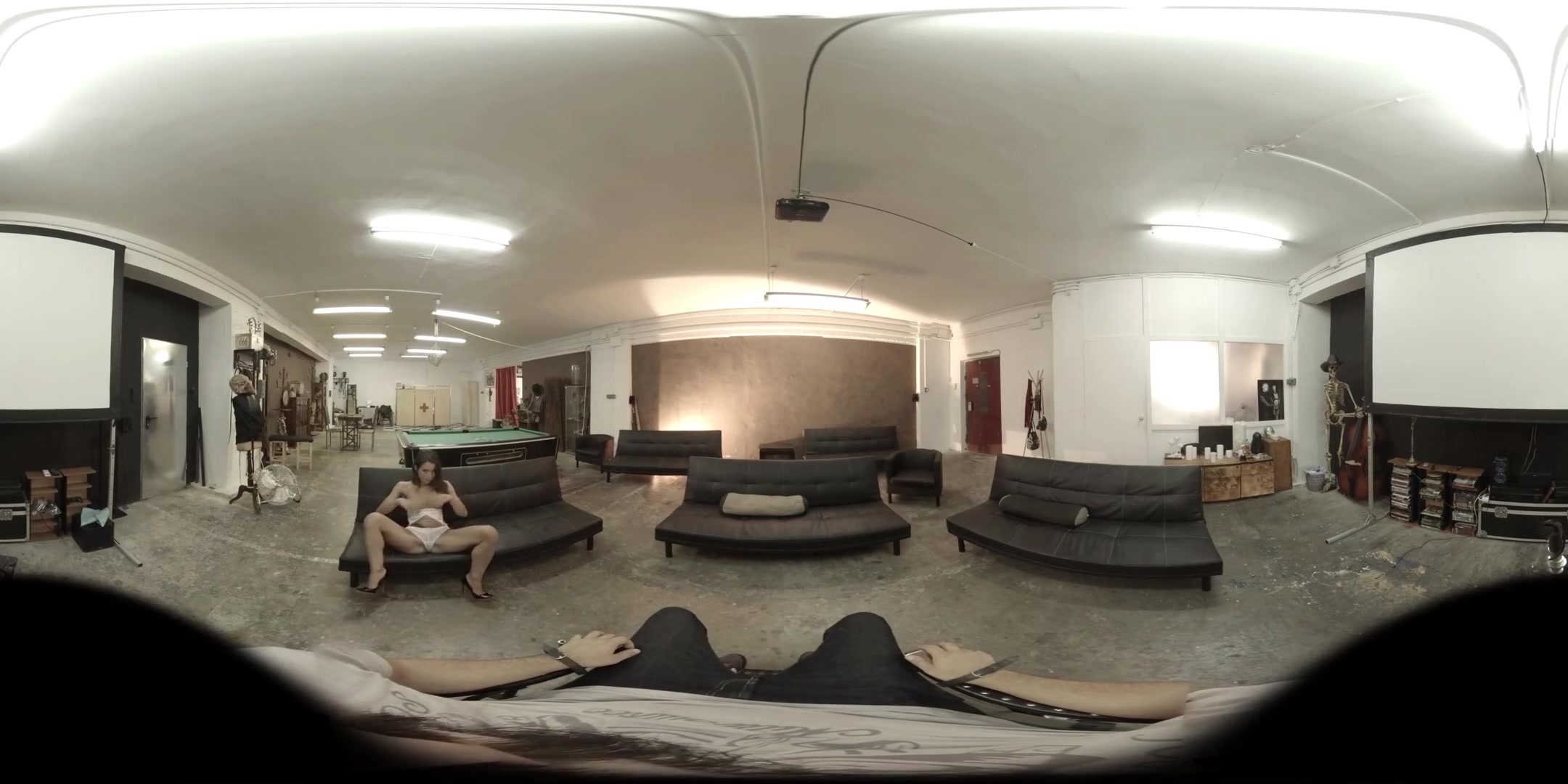 Valentina Bianco in Valentina's Studio: Catch My Attention - VirtualPorn360