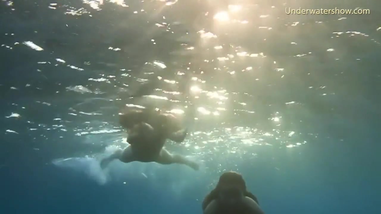Enjoy Thick Chicks Underwater Lesbians