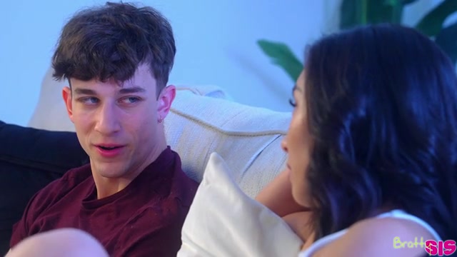 Stepsisters Slumber Party - S32:E6 - Brattysis