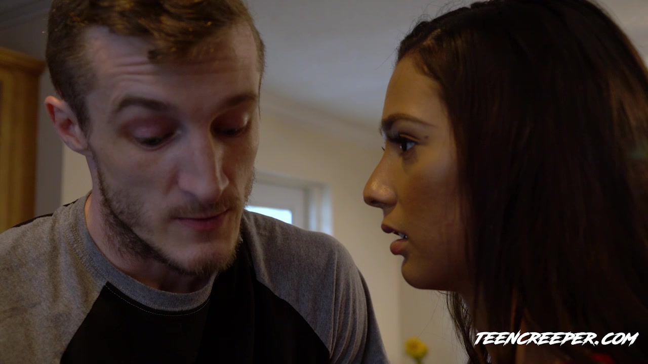 teen 18+ Creeper - Jaye Summers - Creepy Repairman