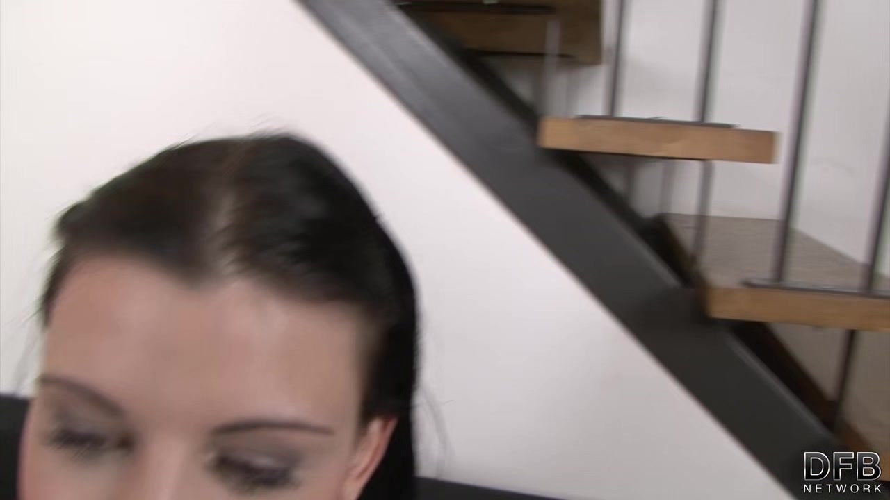 Brunette babe fucks to impress