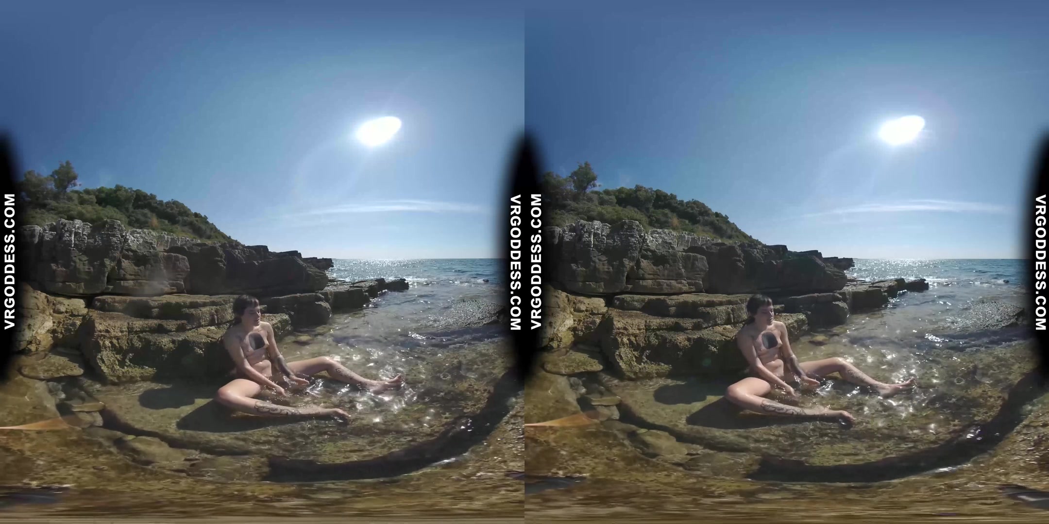 Tattooed Brille Skinny Dipping In The Ocean While On Vacation Jilling