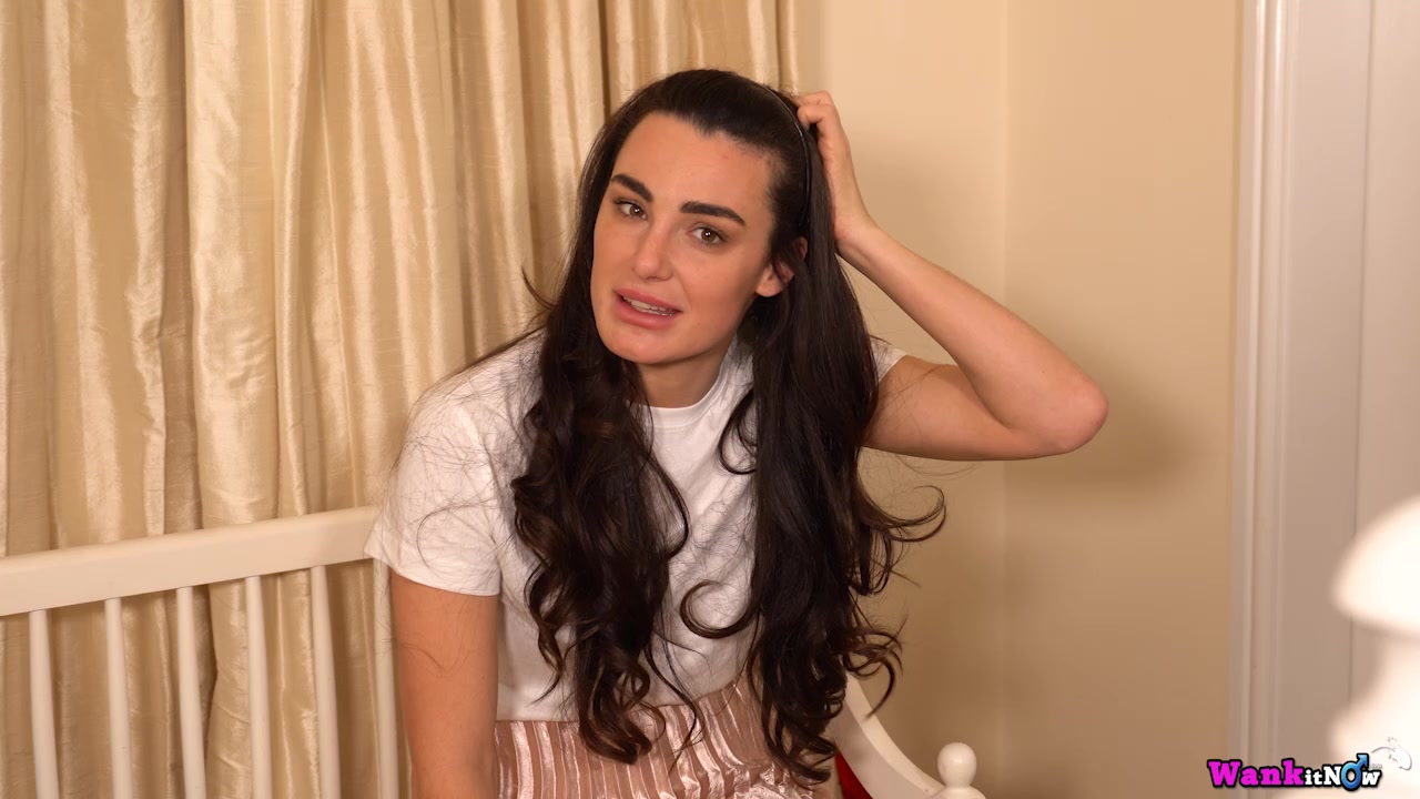Laura - Pervy Landlord - Sexy Videos - WankitNow