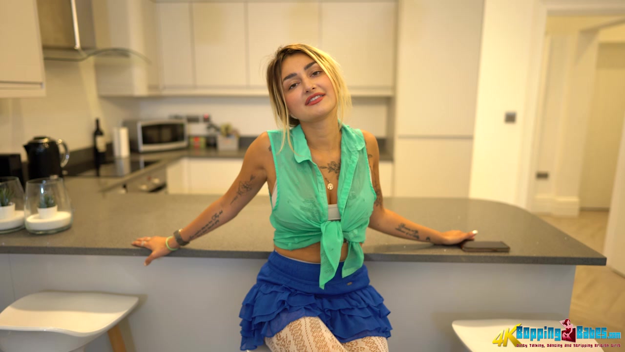 Selene - You Could Watch - BoppingBabes