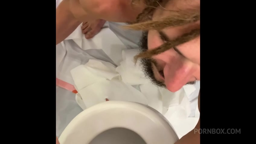 Donte takes Vile Vixen to a squatted house! - PissVids