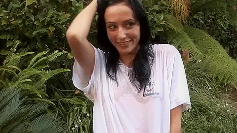 Little Mutt Video: Kira Kane - Behind the Scenes