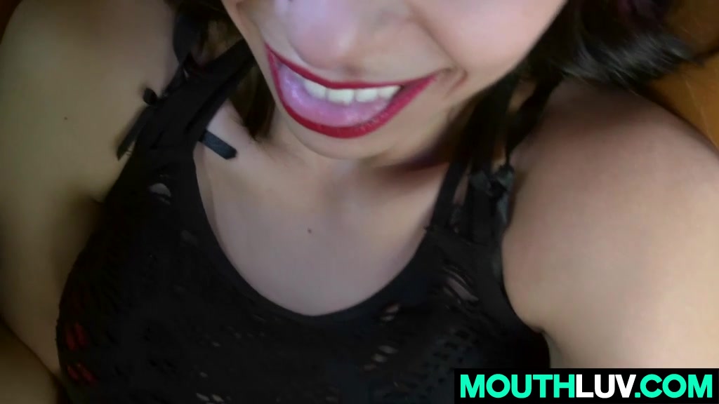 Lilith puts her lips on dick