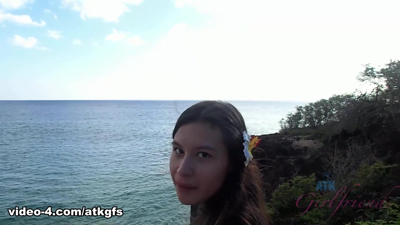 Zaya Cassidy in Zaya looks fabulous nude underwater - ATKGirlfriends