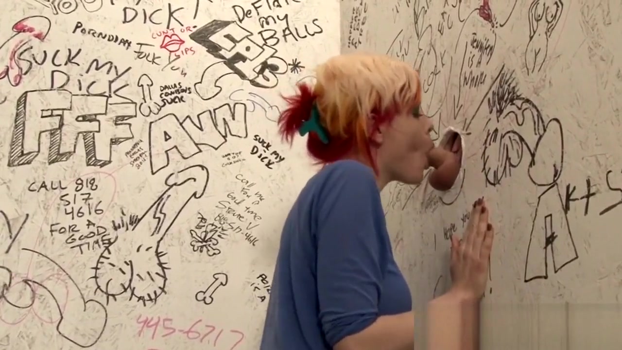 Gloryhole sucked tranny