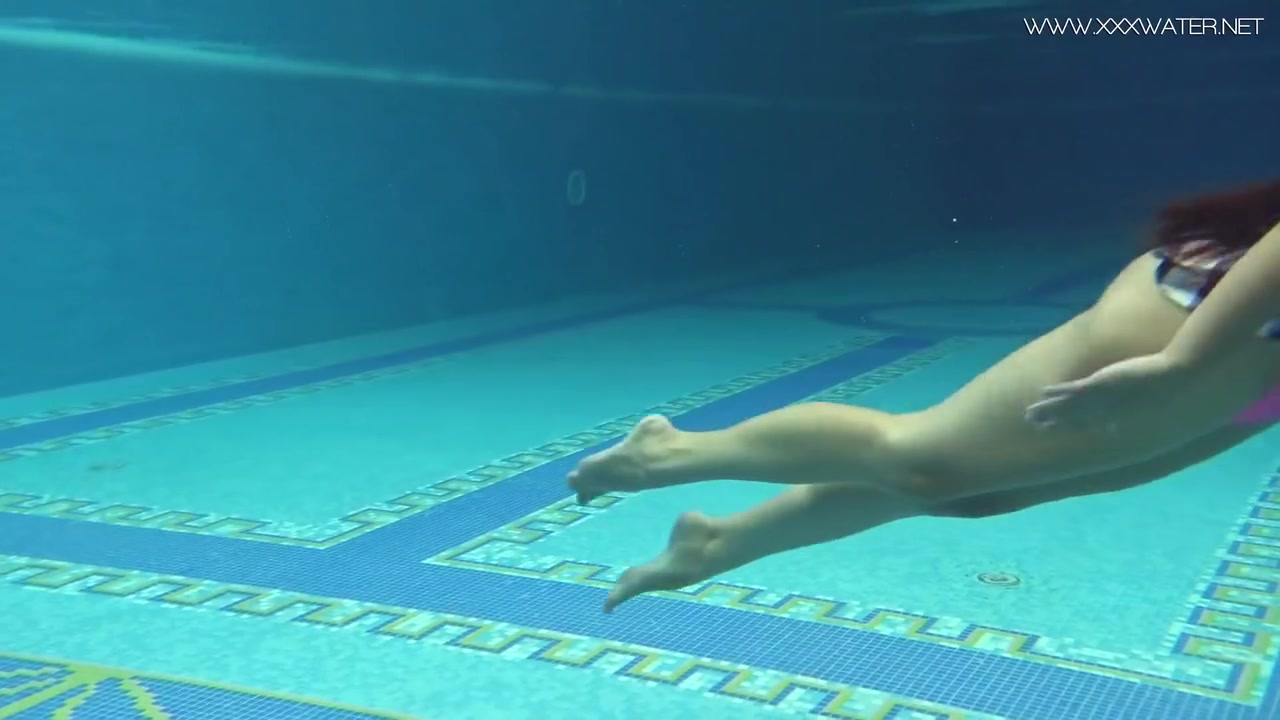 Sazan Cheharda Super Hot teen 18+ Underwater Nude