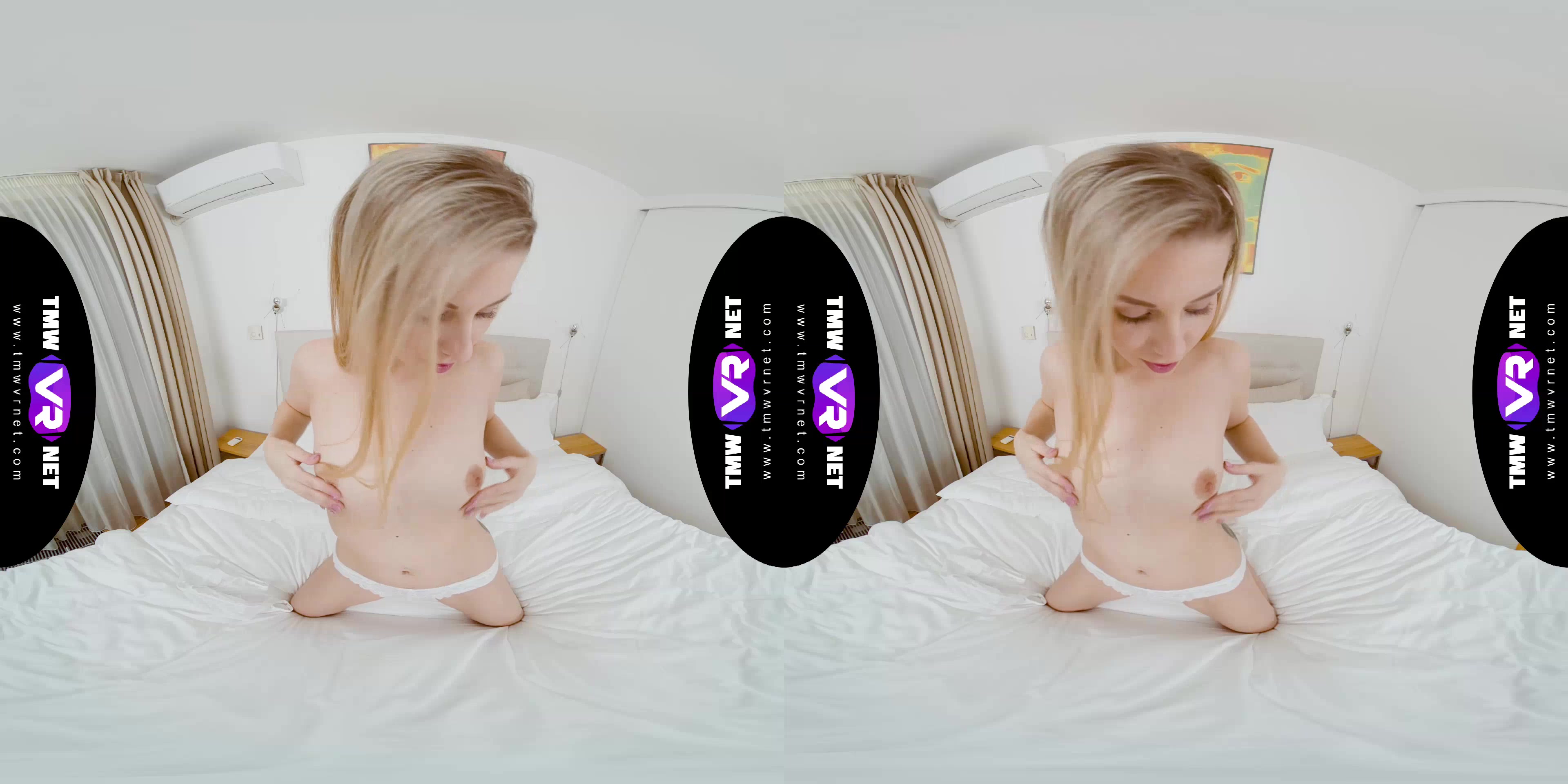 Blondie orgasms in her new lingerie - TmwVRnet
