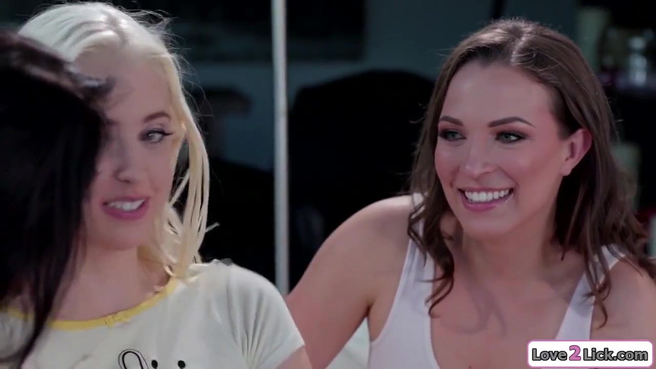 teens 18+ Play Truth Or Dare And Lick Pussy With Adria Rae, Chloe Cherry And Big T