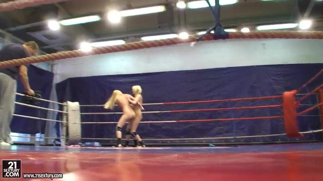 Blondes Antonya and Sophie Moone wrestling
