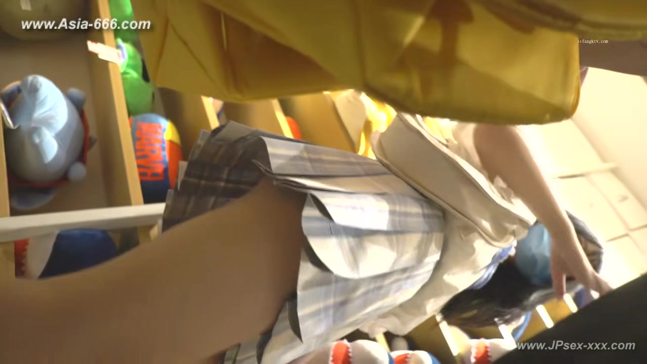 peeping chinese amateur upskirt.123