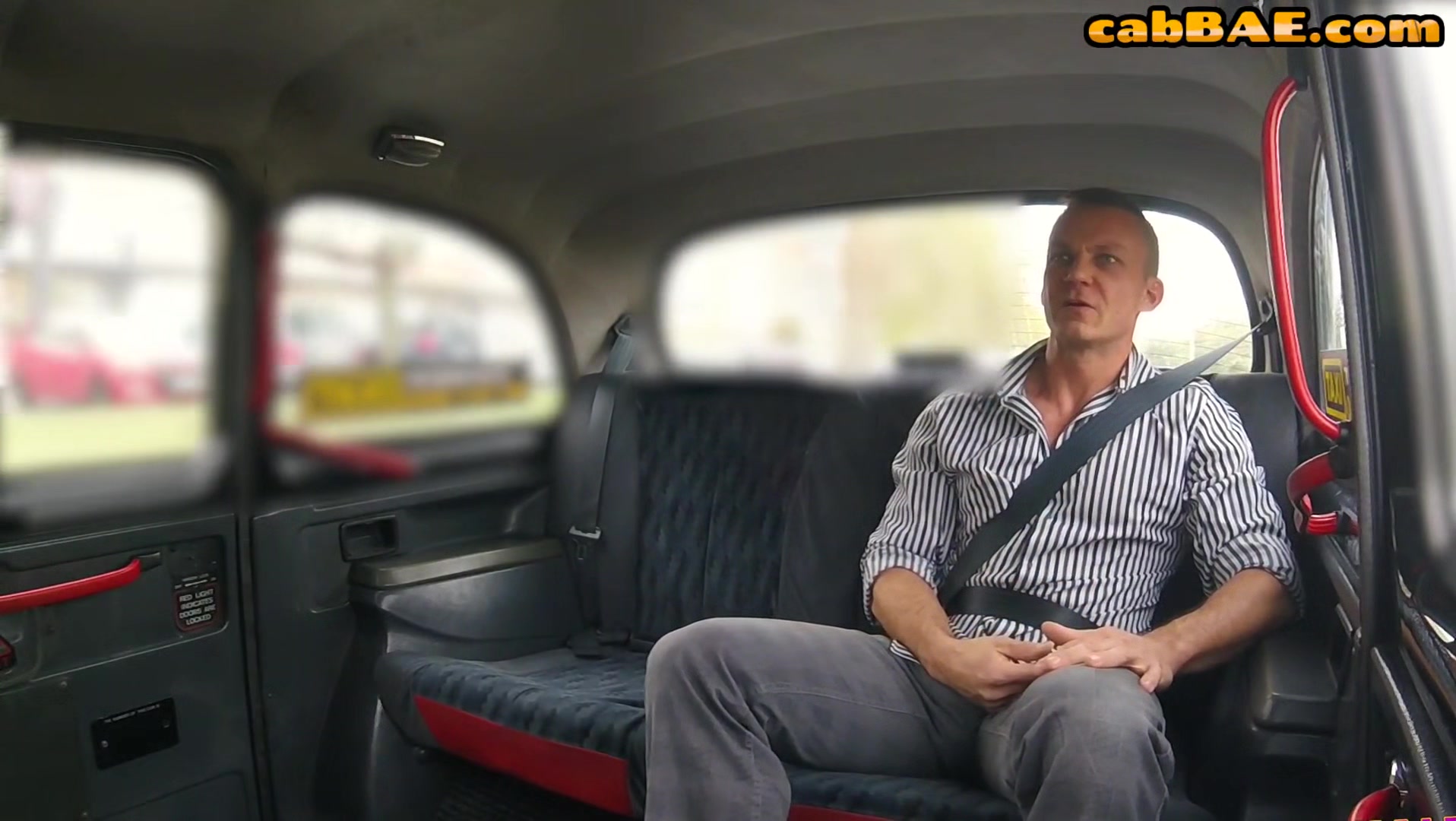 Blonde taxi cutie give head to lucky guy