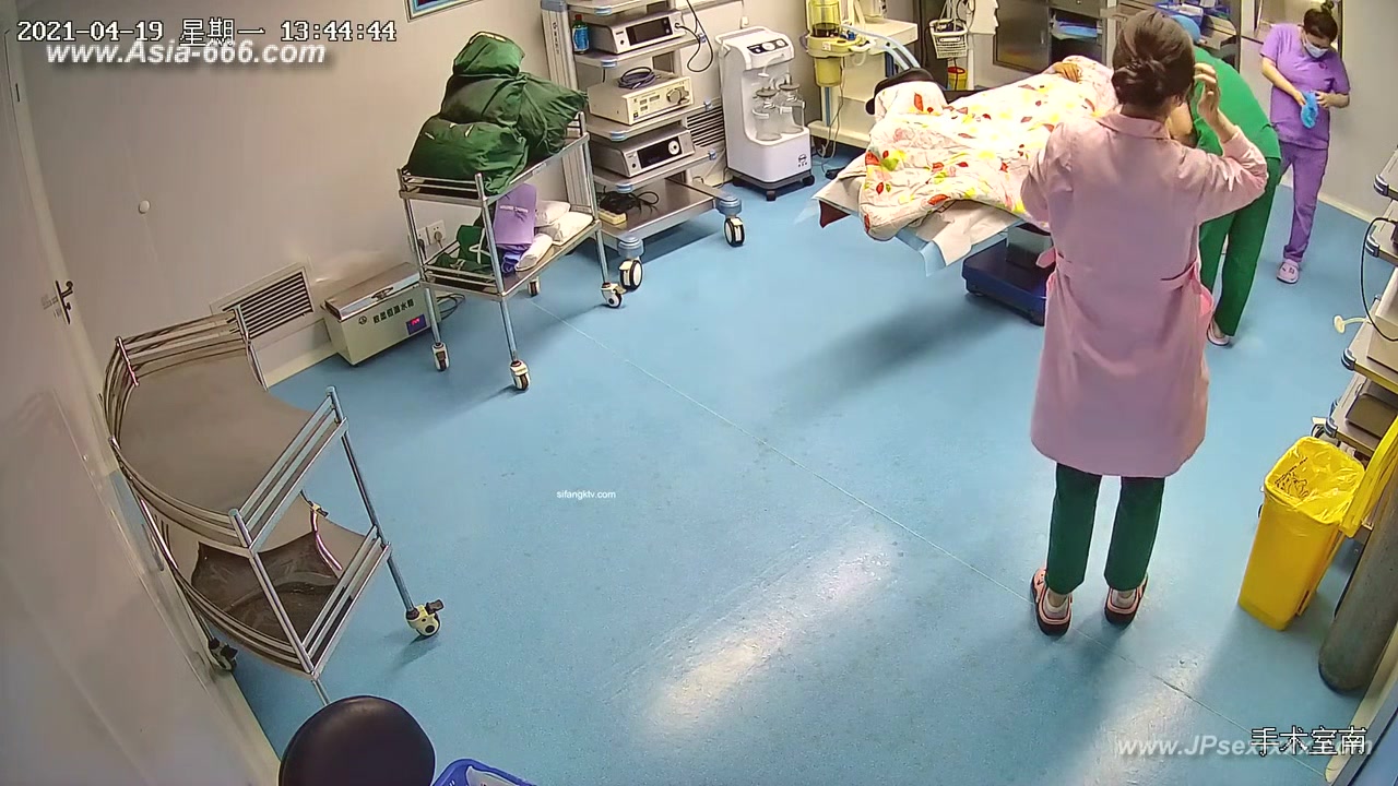 Peeping Hospital patient.8