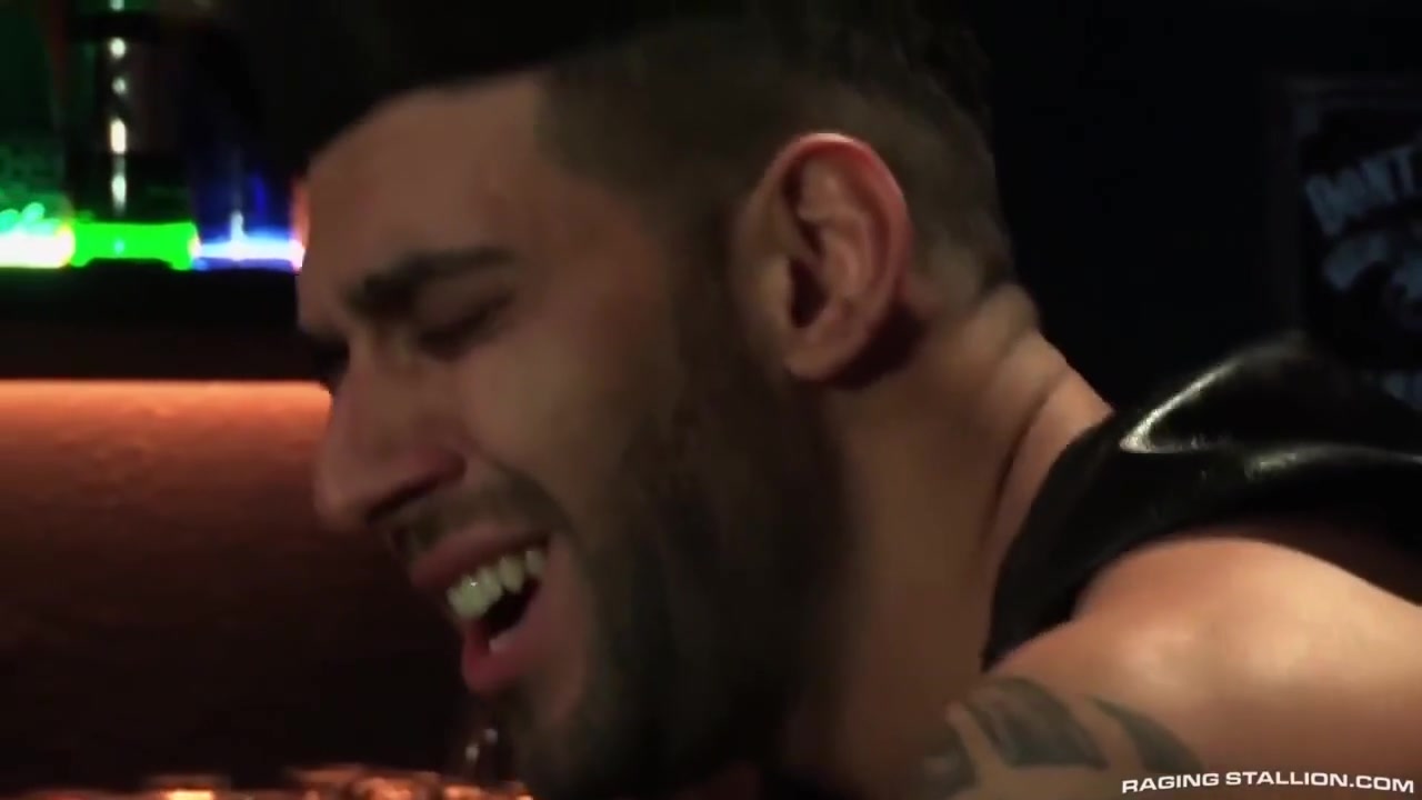 Inked Bodybuilder Digs Ramming Hard