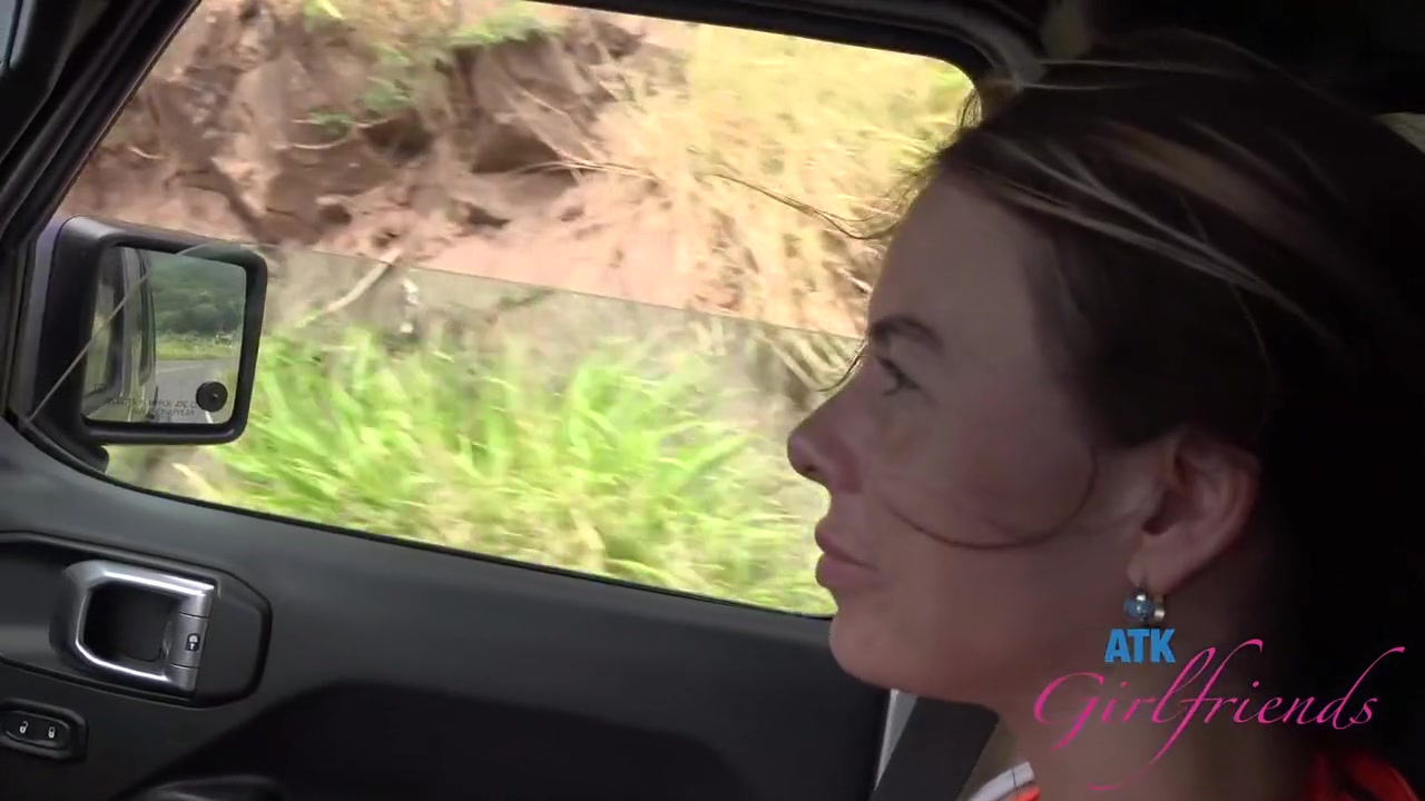 Gfe Vacay With Super Hot Beach Babe Blowjob In The Car With Summer Vixen