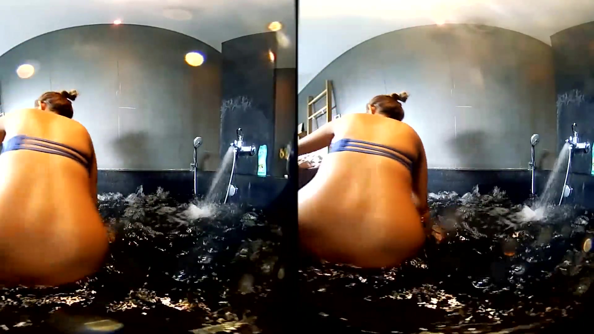 Wet Finger Games In The Whirlpool 3 - VRpussyVision