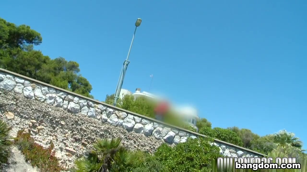 Sexy Spanish girl fucked by the road