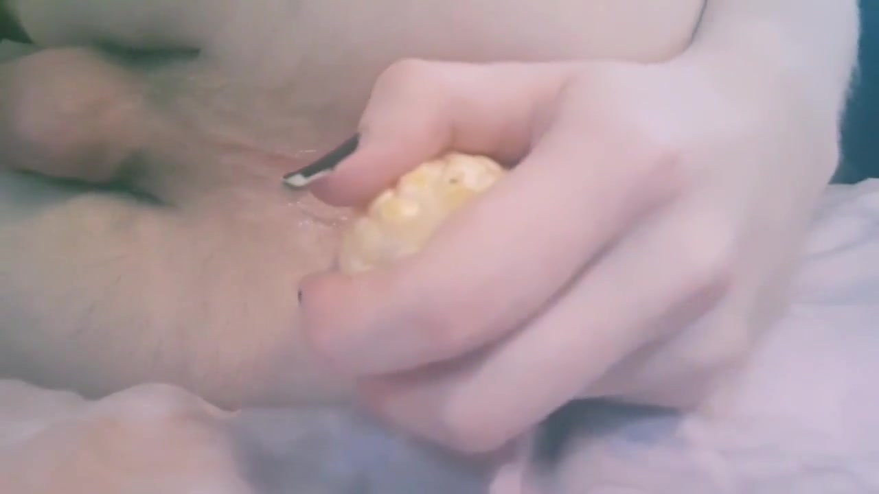 Femboy Plays And Gapes Herself With Some Corn