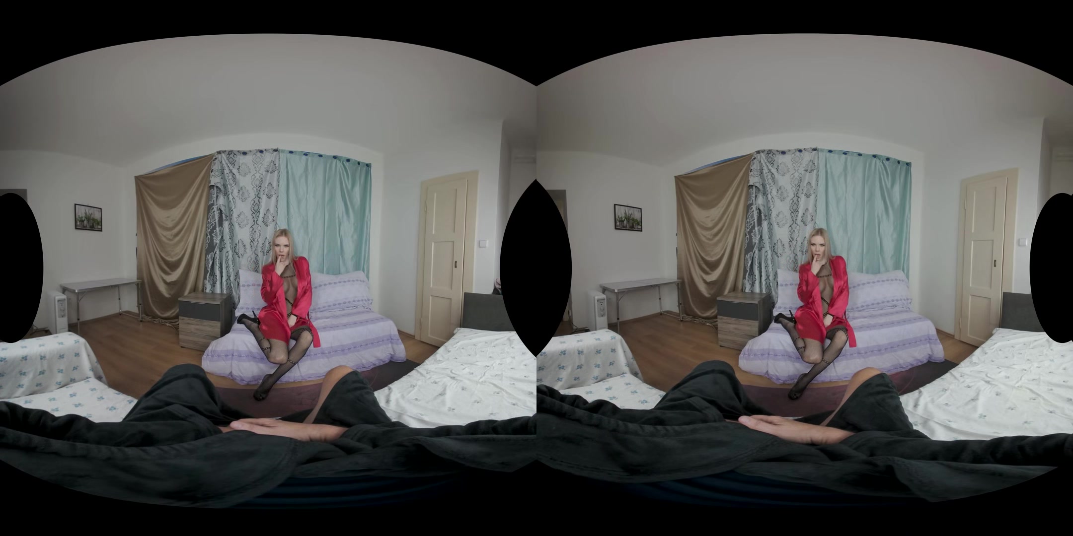 Florane Russell: Bodystocking - Povcentralvr