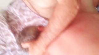 une dans la bouche et une dans le cul !!!