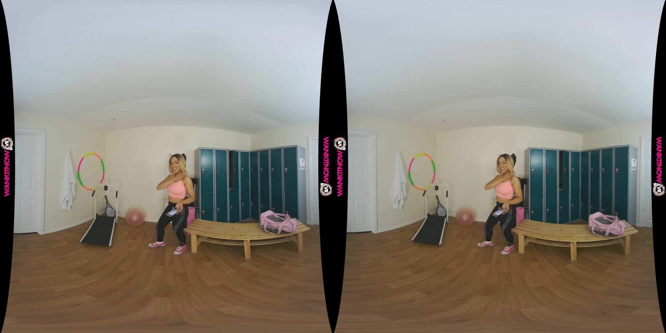 Socials Thot featuring Kayla Louise - WankitNowVR