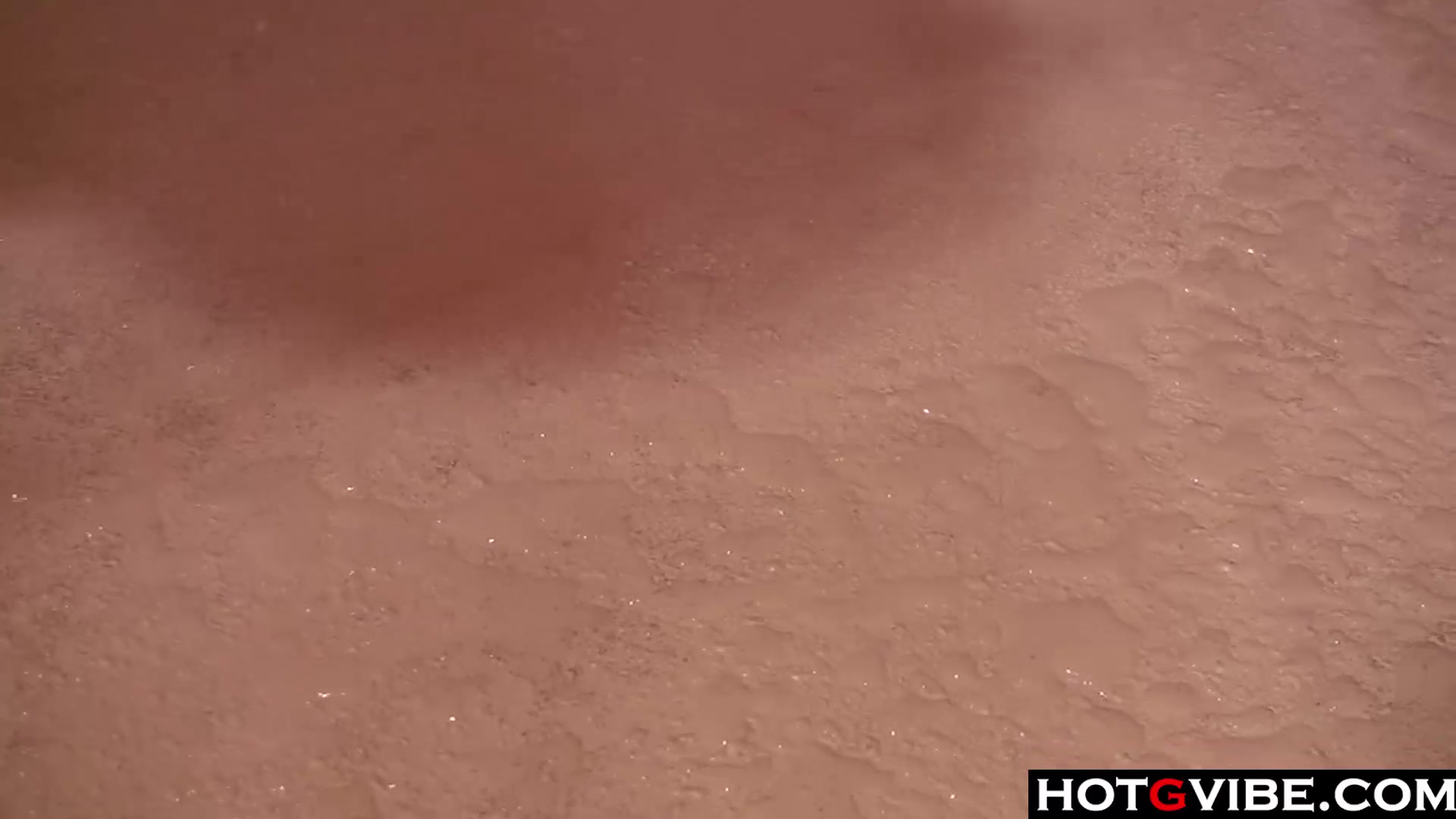 Sexy redhead works her pussy in the shower __