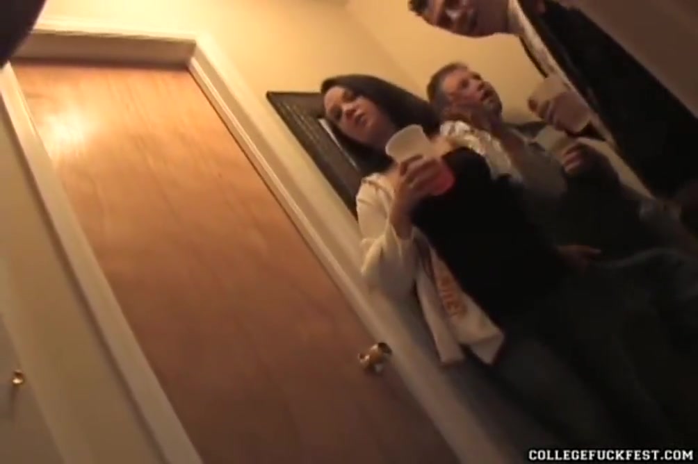College Slut Fucked In Frat House
