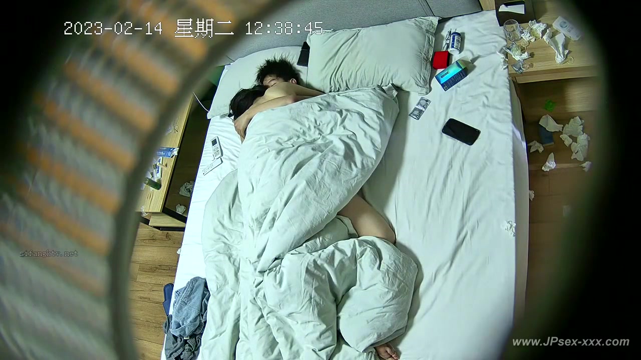 Hackers use the camera to remote monitoring of a lover's home life.596