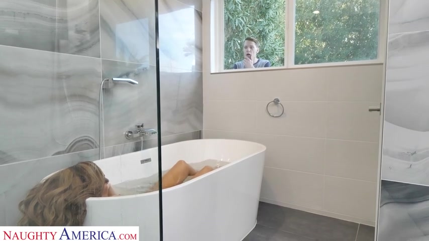 Richelle Ryan fucks her Step son's perverted friend - myfriendshotmom