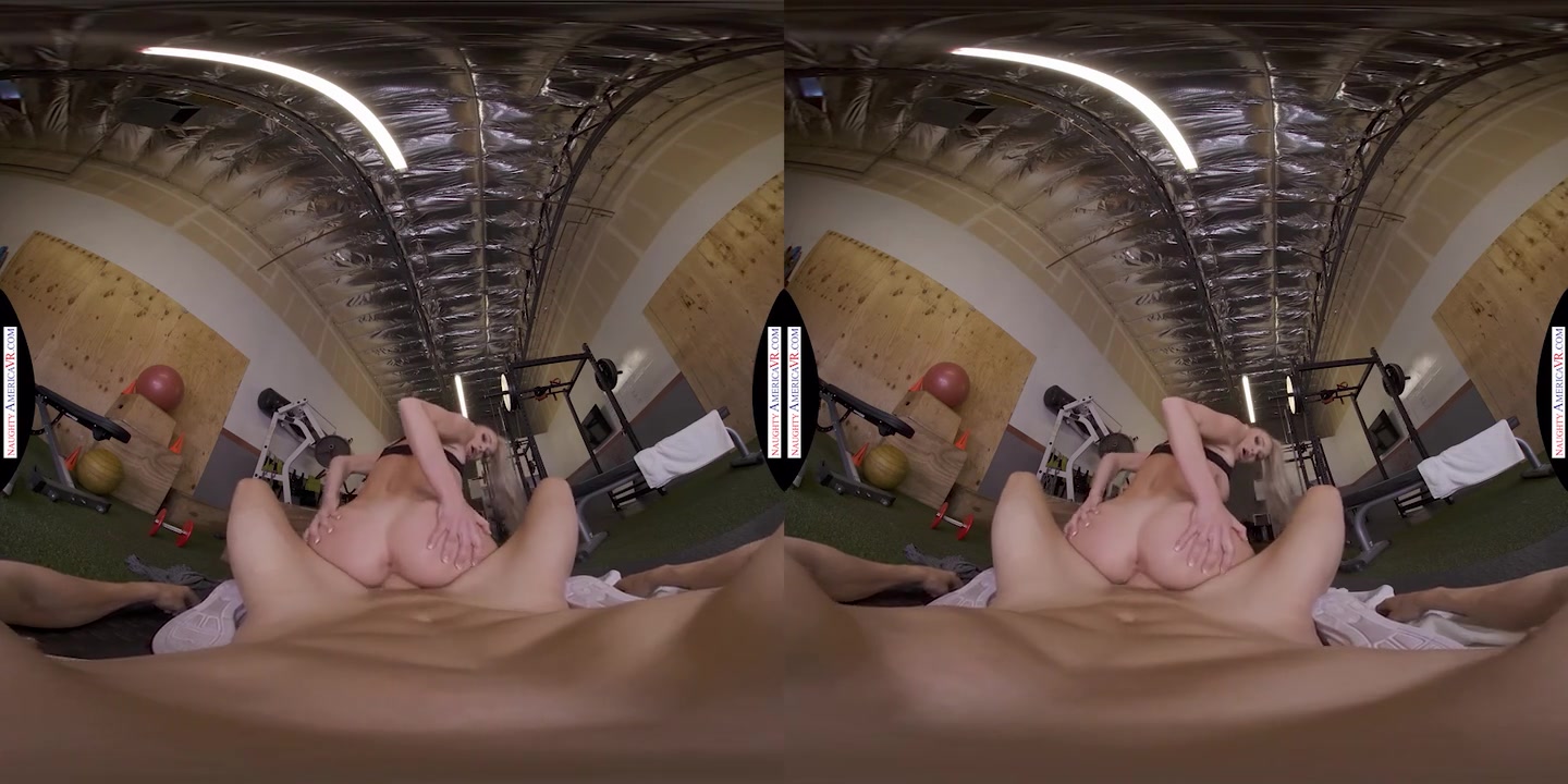 Emma Hix Wants You To Train Her And Fuck Her In The Gym