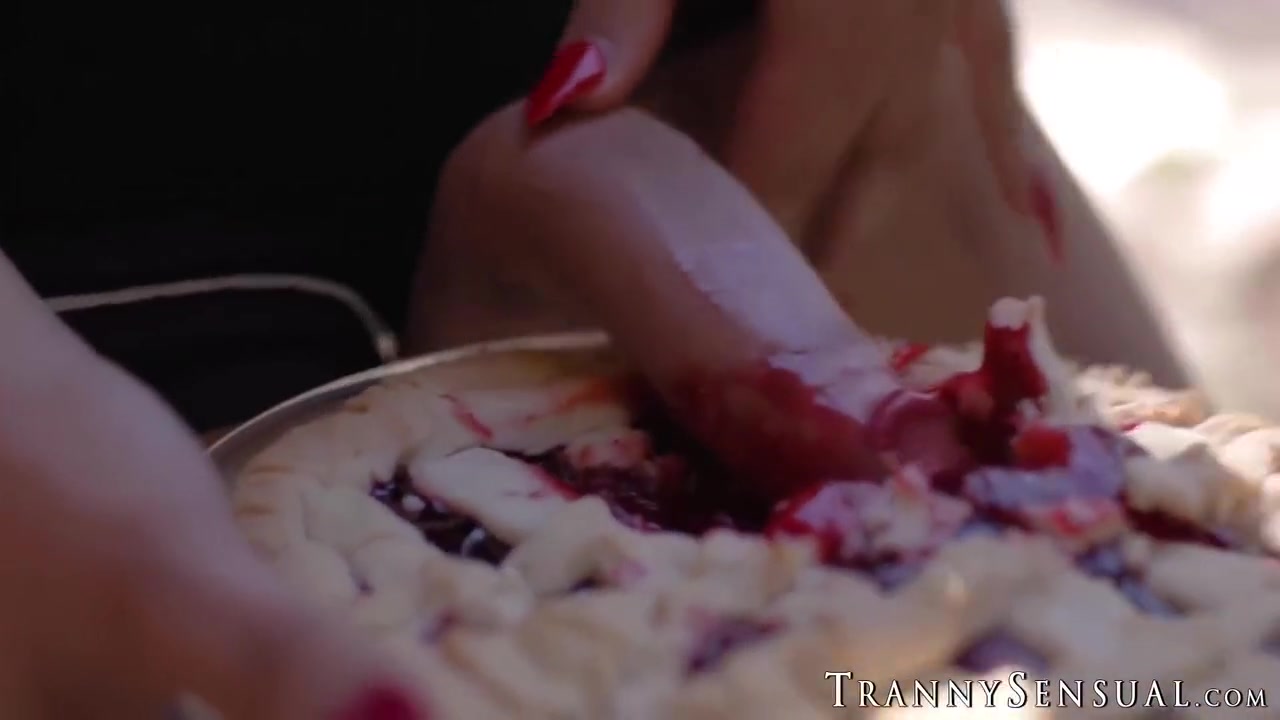 Amazing Milf Cooks Something Seductive In Order To Get Fucked By A Trans 8 Min With Tori Easton And Dee Williams