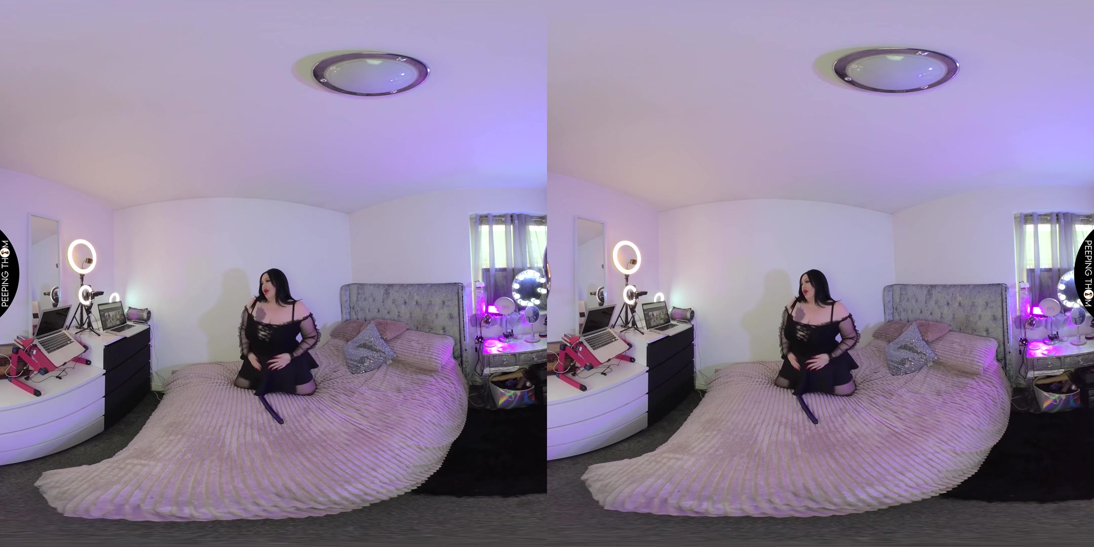 Mia MILF - Watch Me On Webcam - PeepingThom