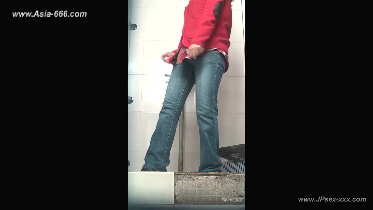 chinese girls go to toilet.141