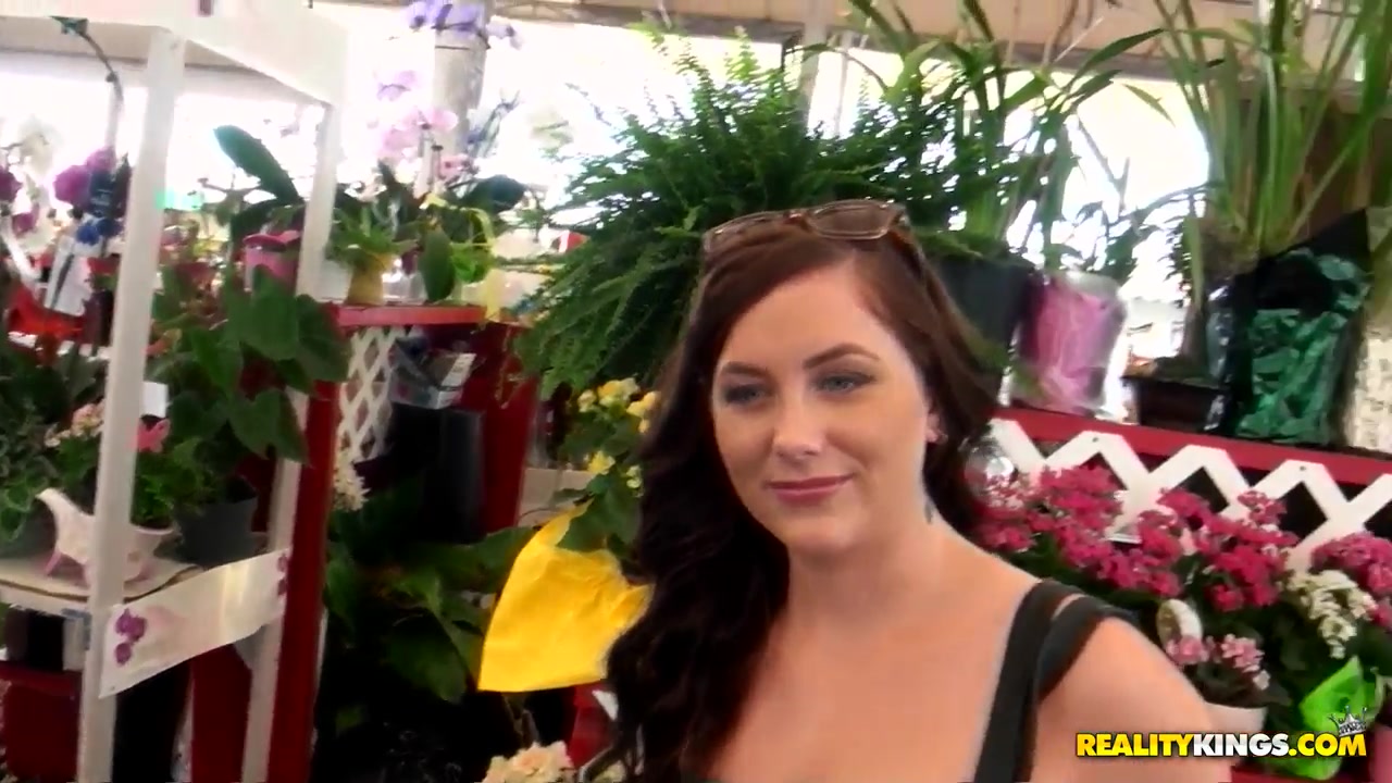 Bruno meets appetite Hayden Bell at the local flea market and invites her at his home