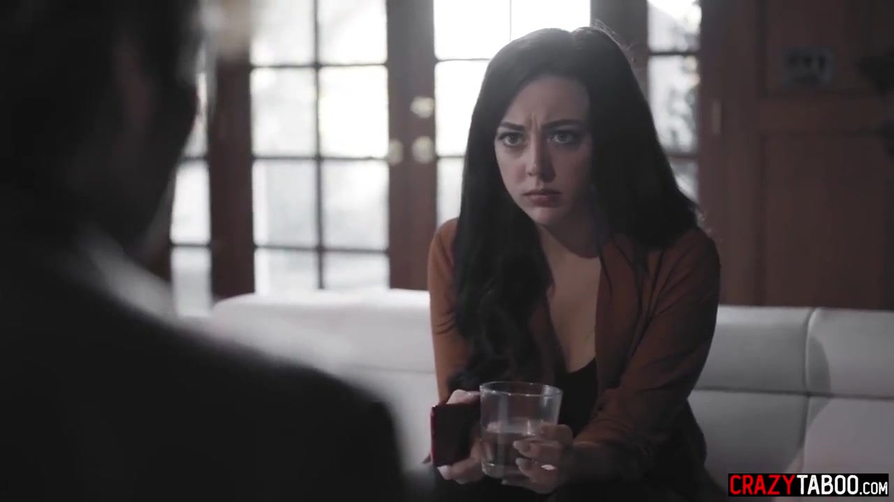 teen 18+ Reporter Gets Close To A Psychopath And Gets Finge