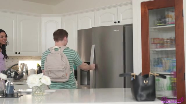 Stepmom Ate My Cake So I Ate Her Pie - S3:E2 - Momlover