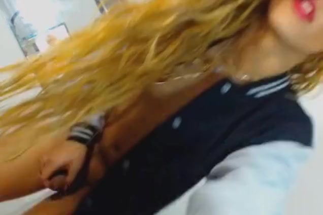 hot tranny inserts a vibrator on her tight ass 480p