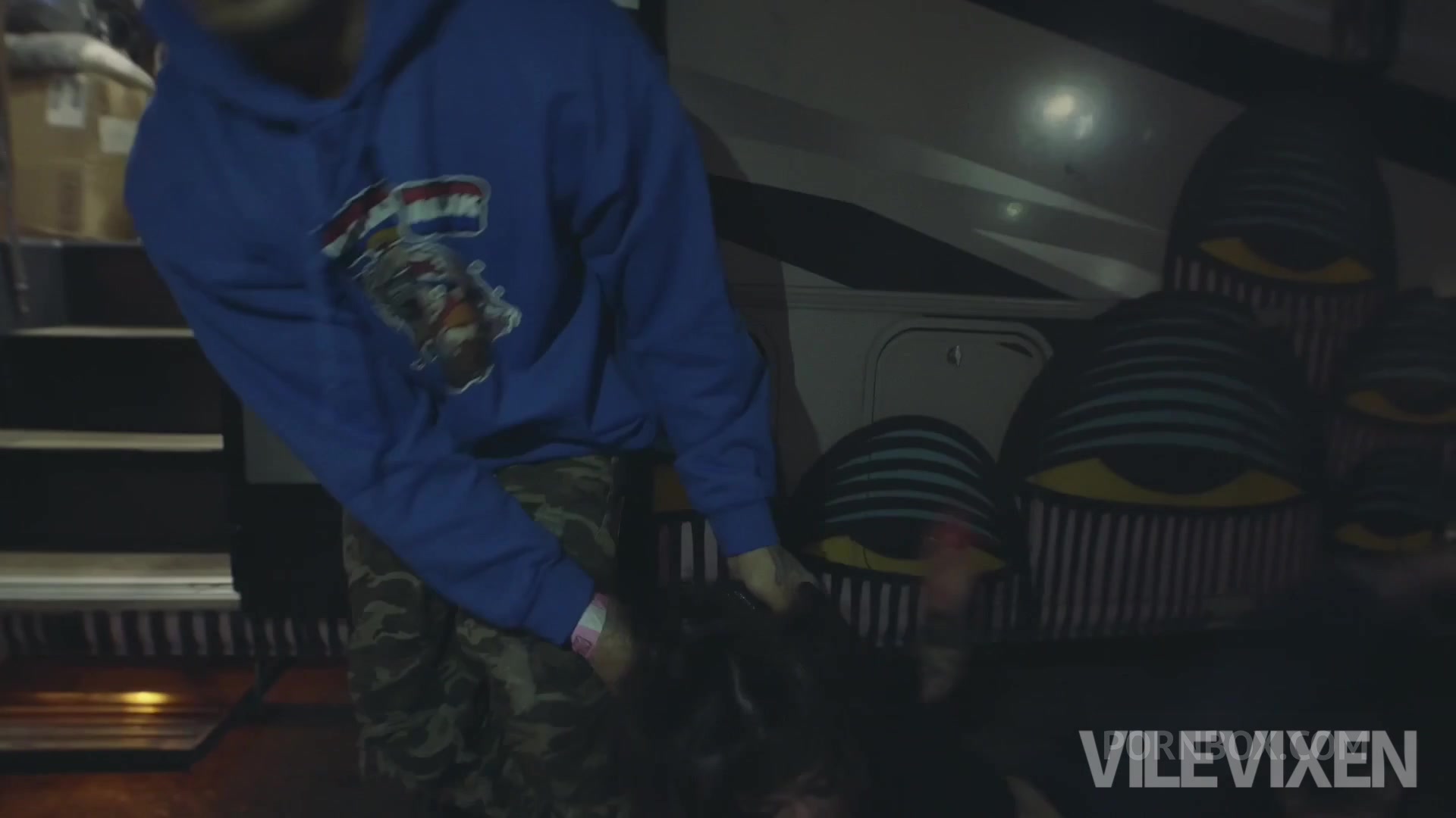 Vile's WHORE TOUR Debut - PissVids