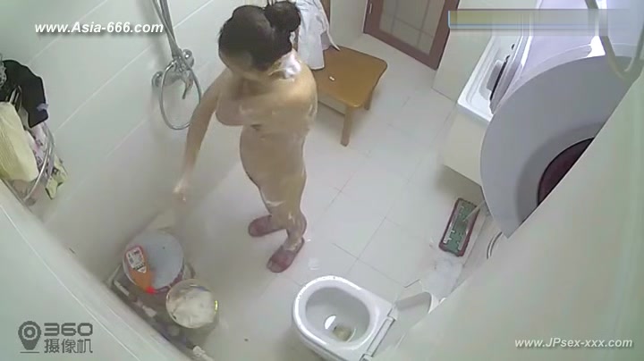 Hackers use the camera to remote monitoring of a lover's home life.250
