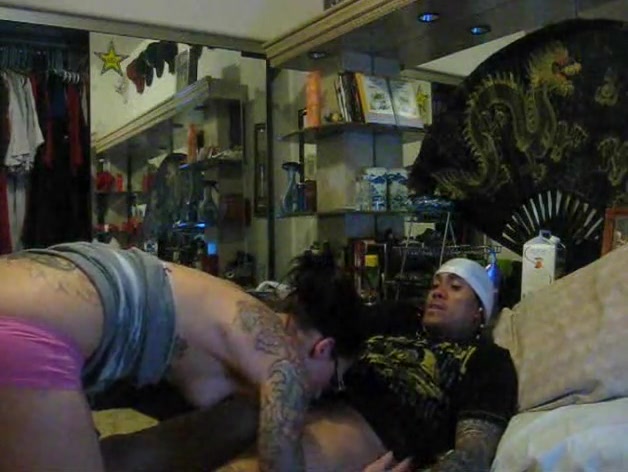 Tattoos show the level of her sex experience in sex