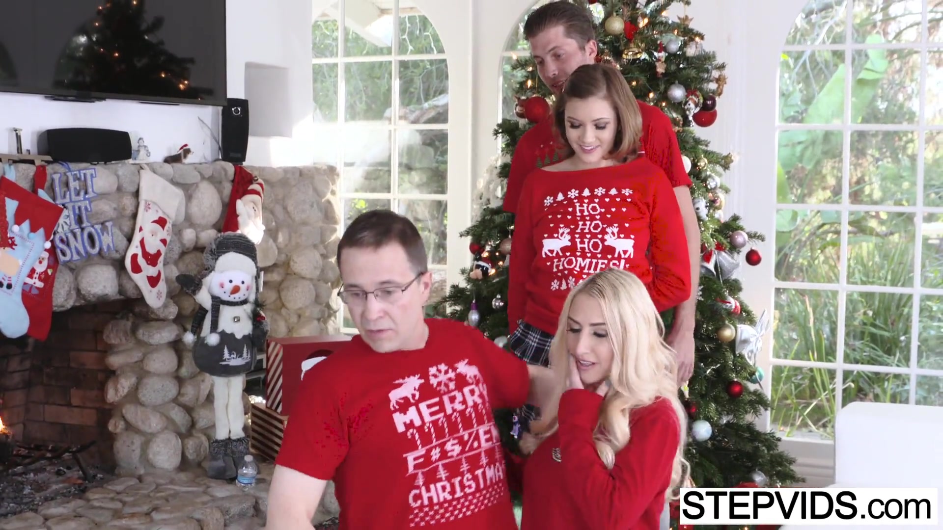 Riley Mae bangs her stepbro at xmas