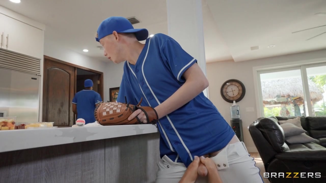 Thirsty Stepmom & The Coach's Nerdy Step daughter Video With Jovan Jordan, Jimmy Michaels, Vivianne Desilva, Willow Ryder - Brazzers